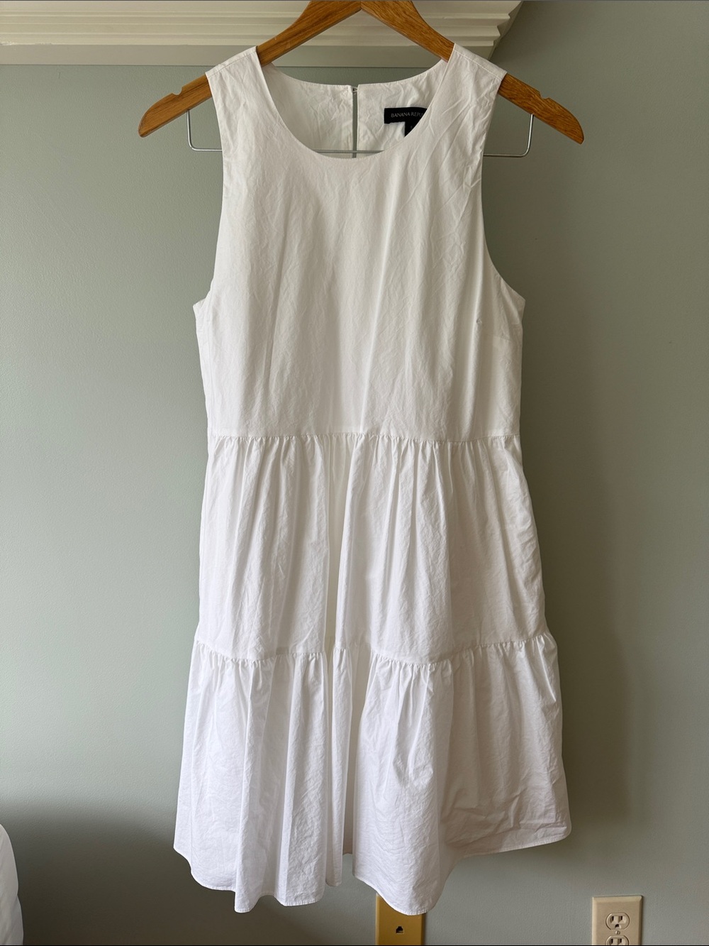 Banana Republic White Sleeveless Tiered Cotton Dress